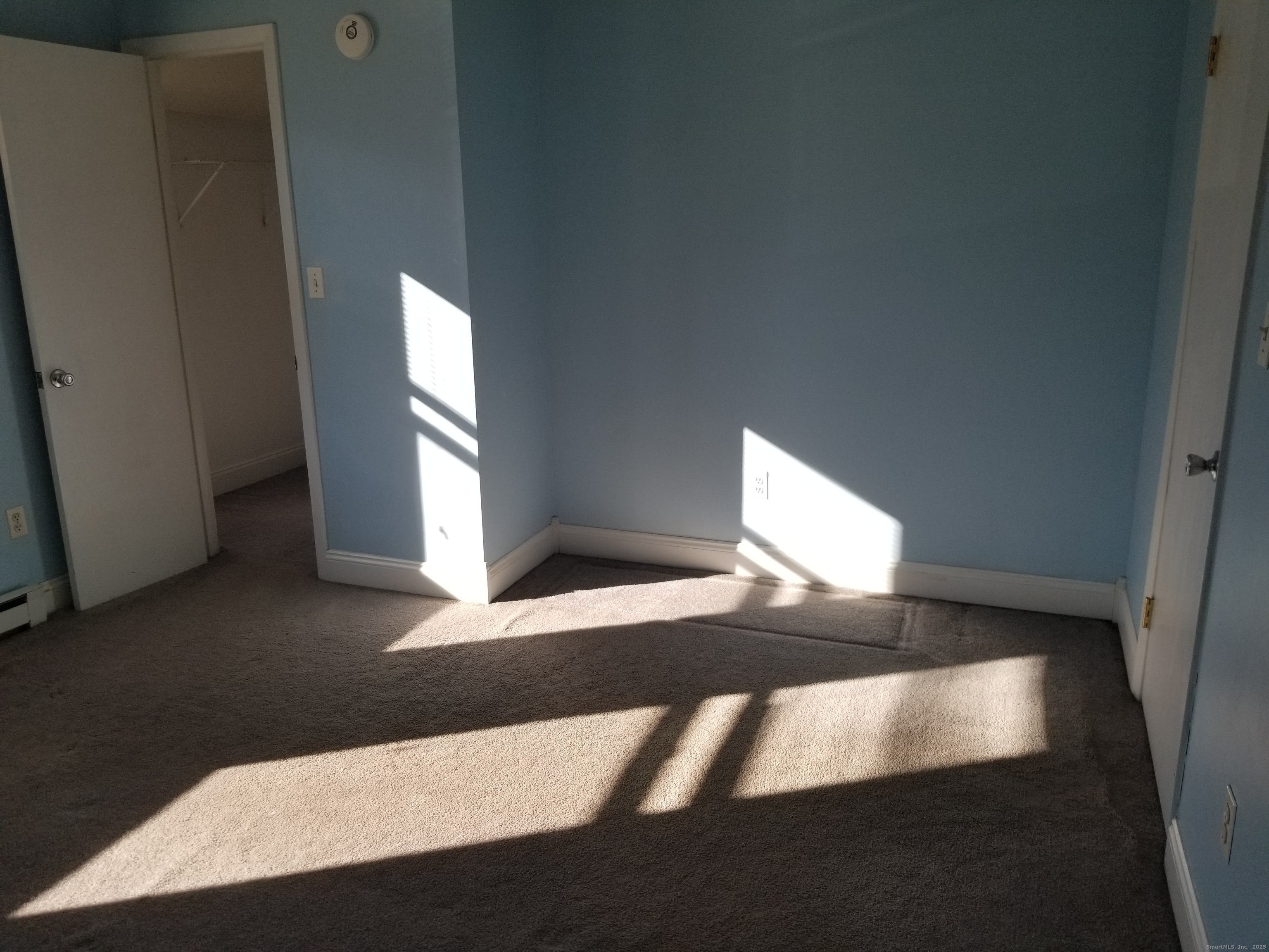 Ellington, Connecticut 06029, United States, 1 Bedroom Bedrooms, ,2 BathroomsBathrooms,Residential,Active,248001