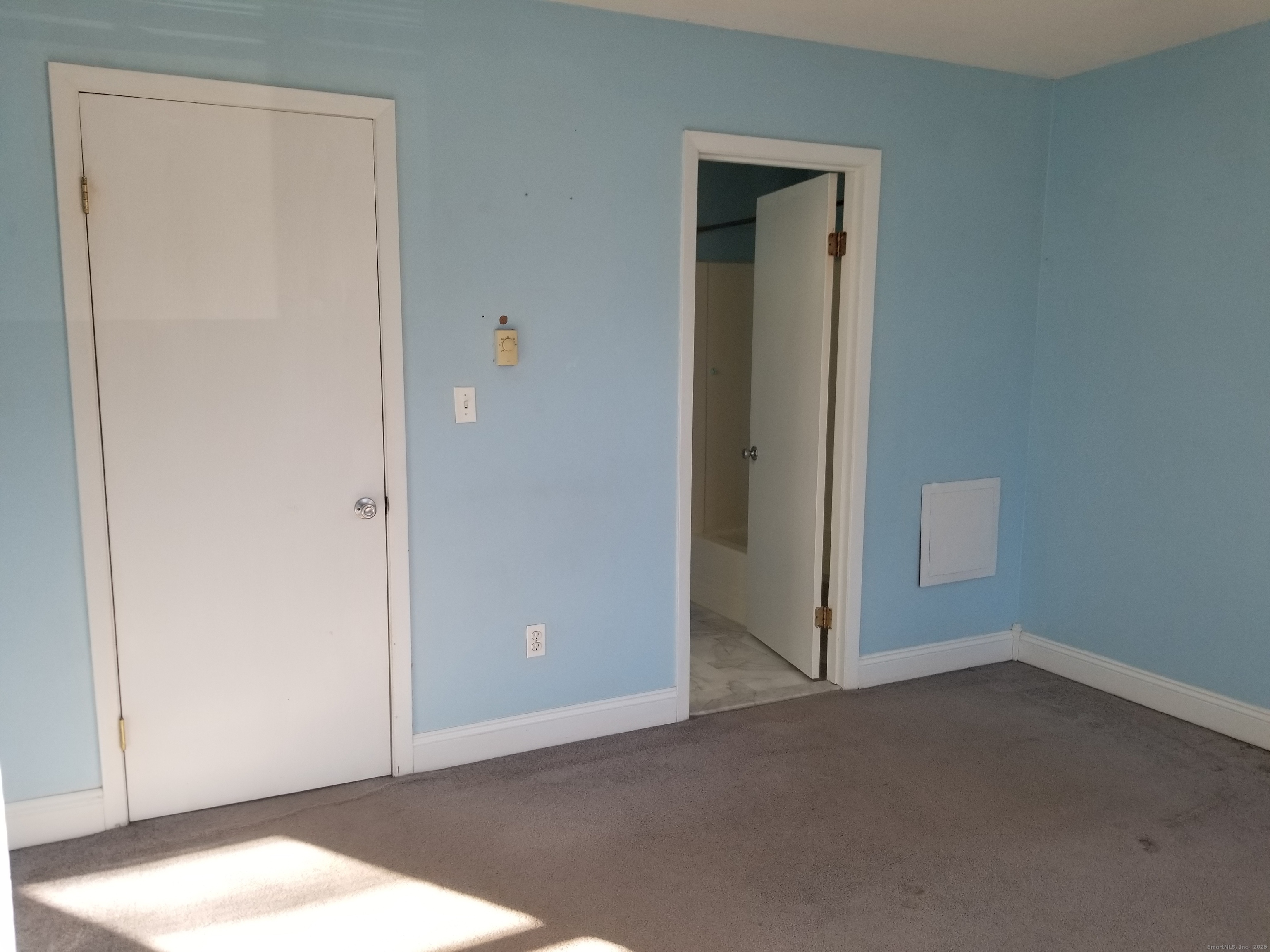 Ellington, Connecticut 06029, United States, 1 Bedroom Bedrooms, ,2 BathroomsBathrooms,Residential,Active,248001