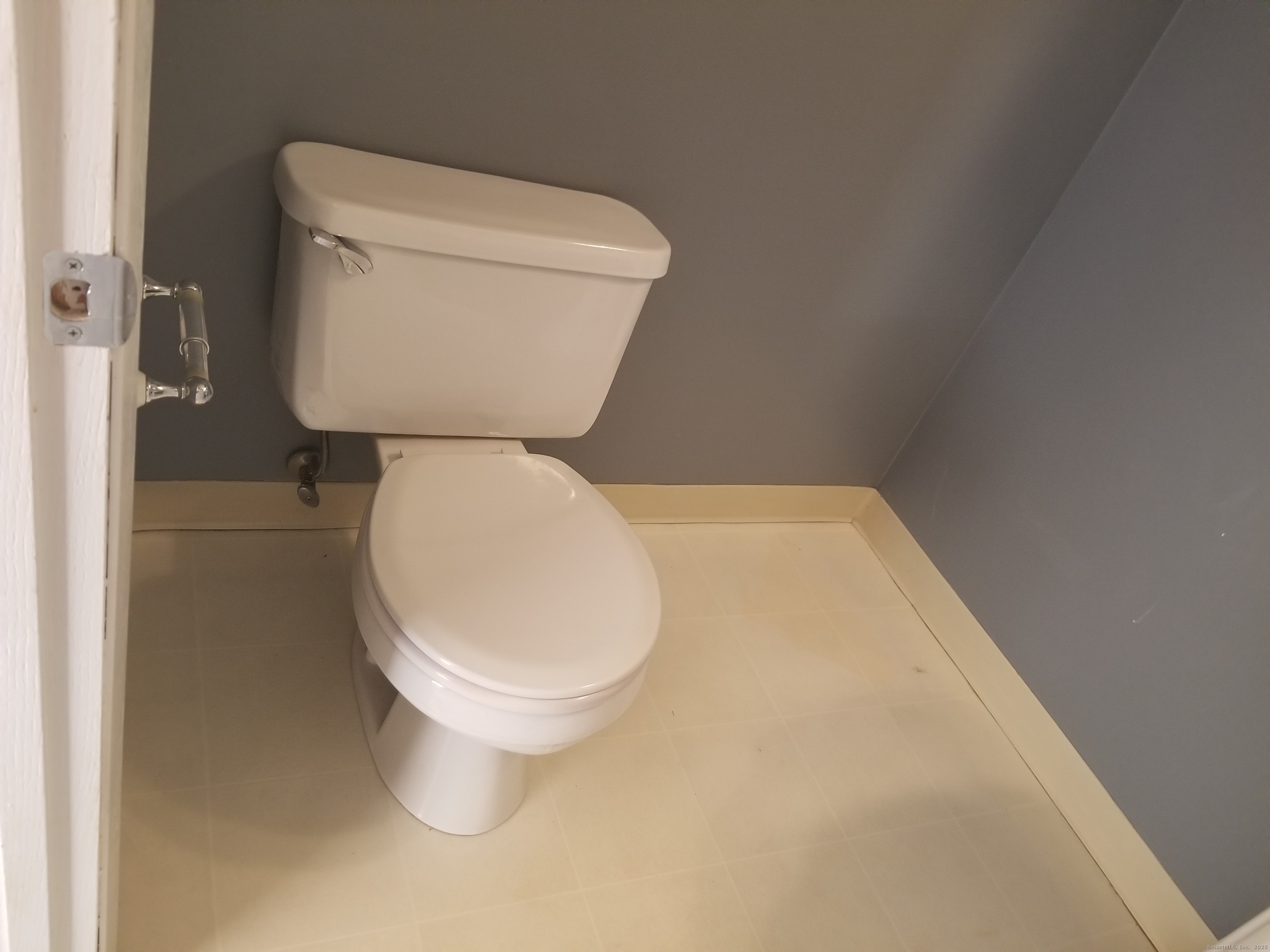 Ellington, Connecticut 06029, United States, 1 Bedroom Bedrooms, ,2 BathroomsBathrooms,Residential,Active,248001