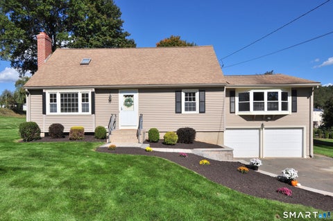 Photo of 8 Peppercorn Lane, East Granby, CT 06026 (MLS # 24212447)