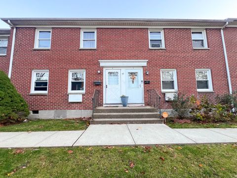 Tiny photo for 32 Karen Court #b, Bridgeport, CT 06606 (MLS # 24142493)
