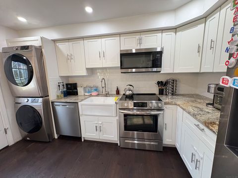 Tiny photo for 32 Karen Court #b, Bridgeport, CT 06606 (MLS # 24142493)