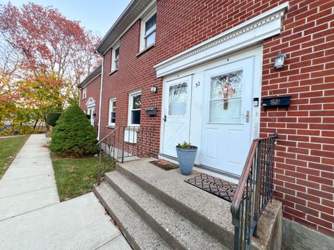 Tiny photo for 32 Karen Court #b, Bridgeport, CT 06606 (MLS # 24142493)