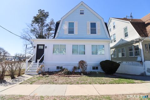 Photo of 10 Park Street, New London, CT 06320 (MLS # 24153097)