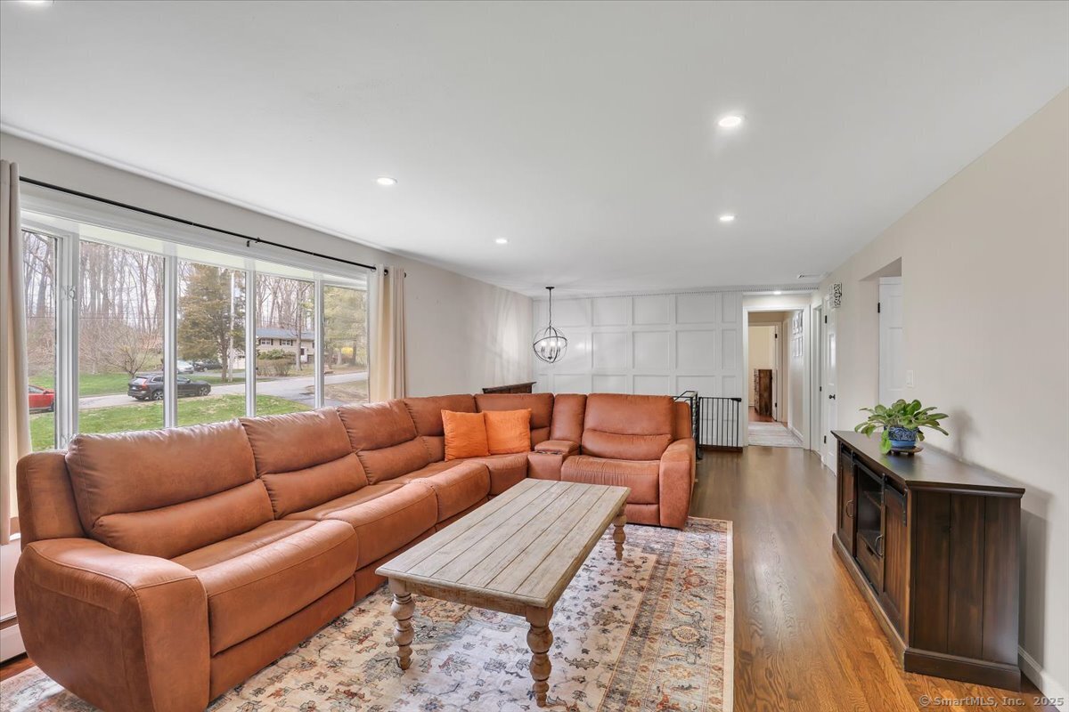 87 Birchwood Drive, North Branford, Connecticut image 2