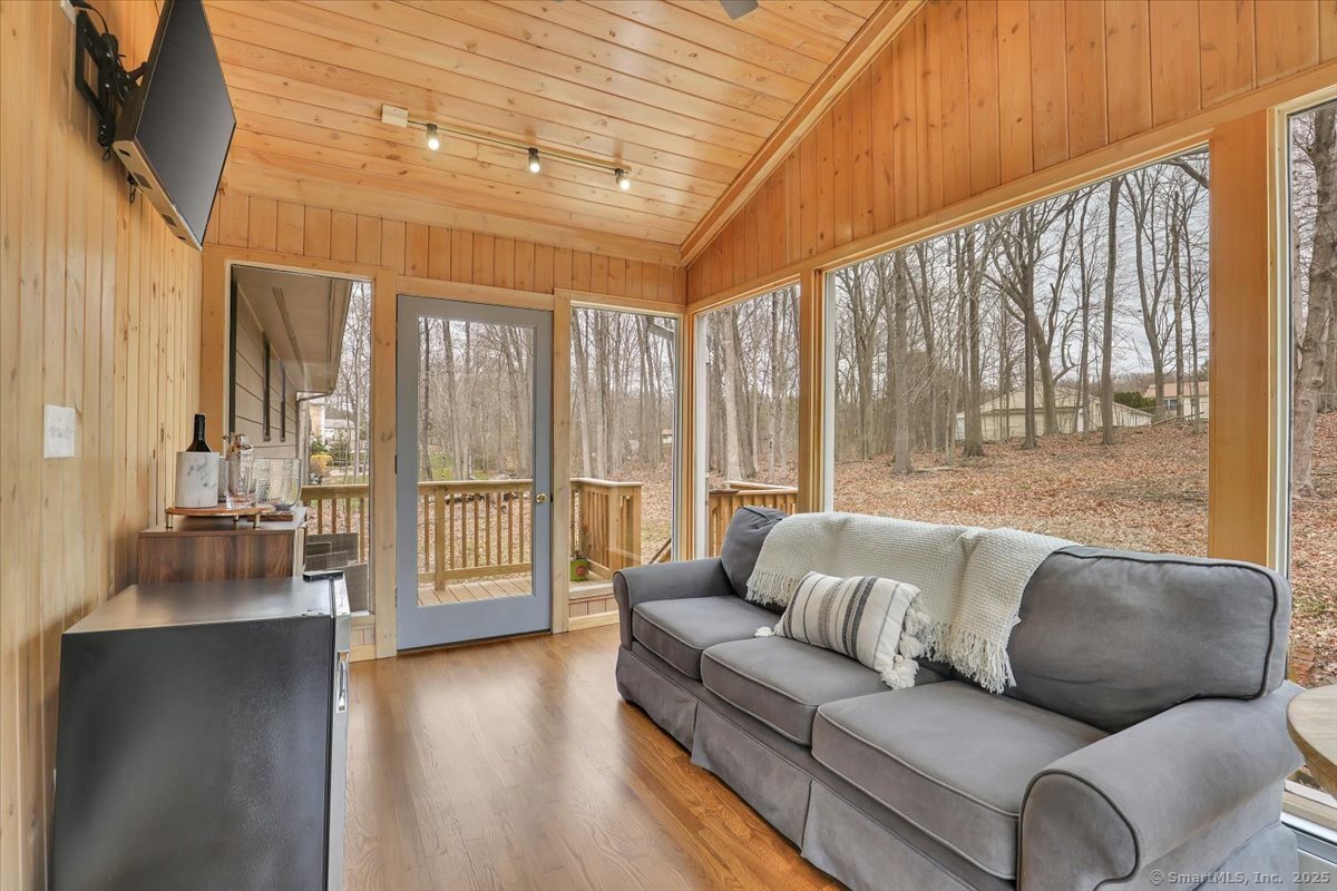87 Birchwood Drive, North Branford, Connecticut image 8