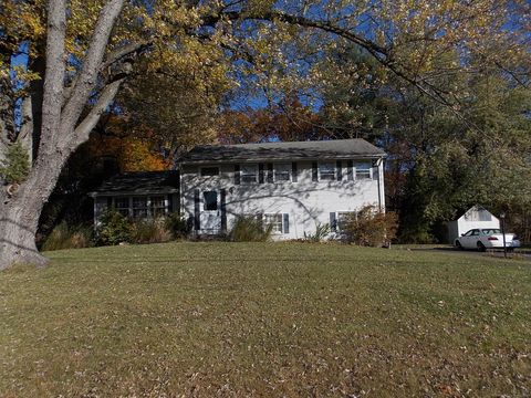 32 Sunnyfield Drive Windsor CT 06095