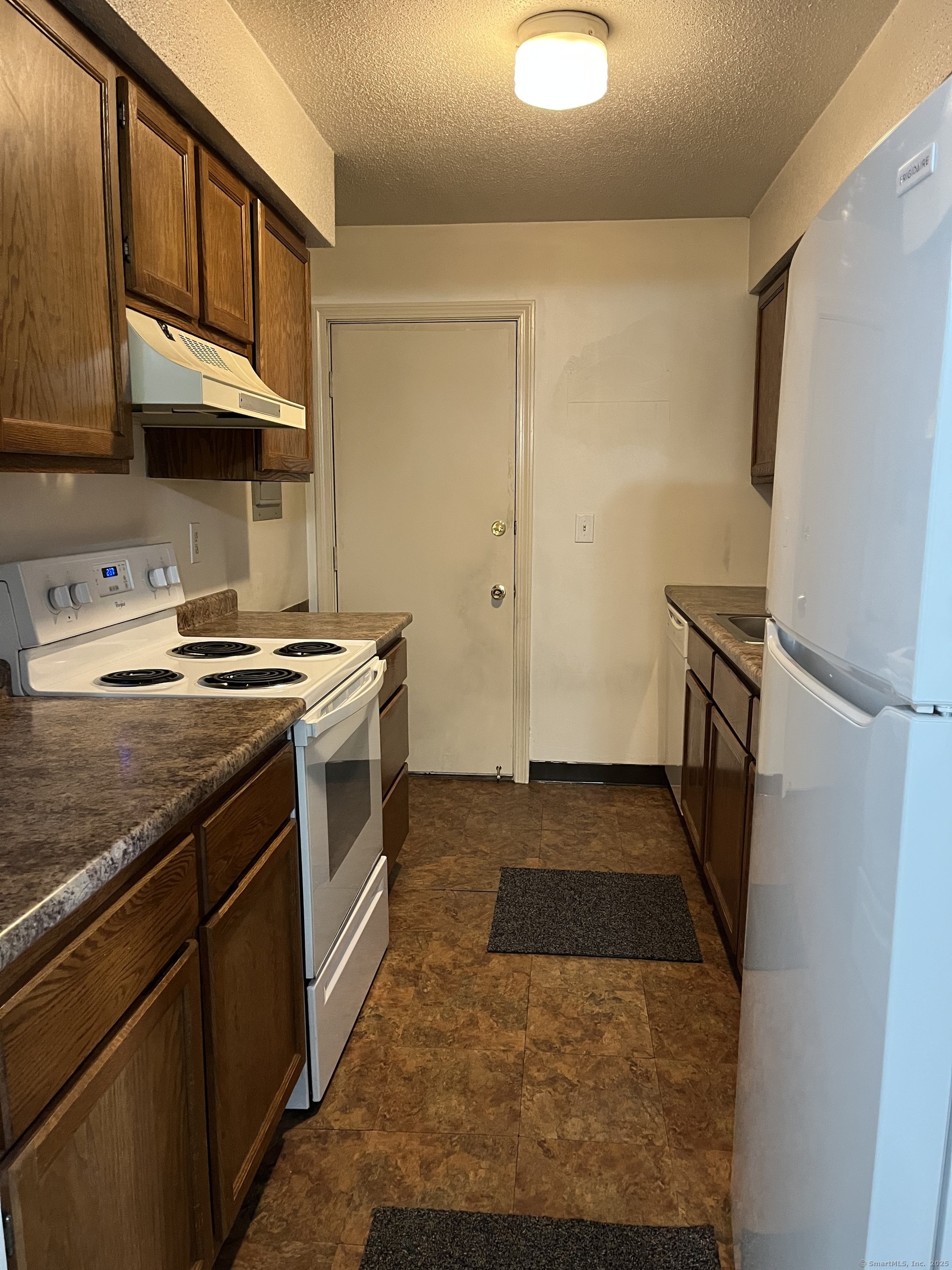 10 Concorde Way #A2, Windsor Locks, Connecticut image 9