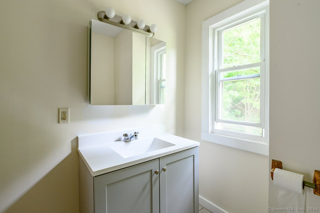 250 Terryville Avenue, Bristol, Connecticut image 25