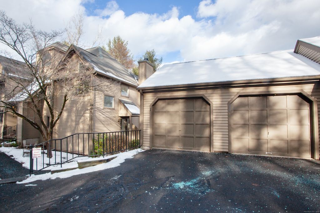 Photo of 1 River View #1, Avon, CT 06001 (MLS # 24143787)