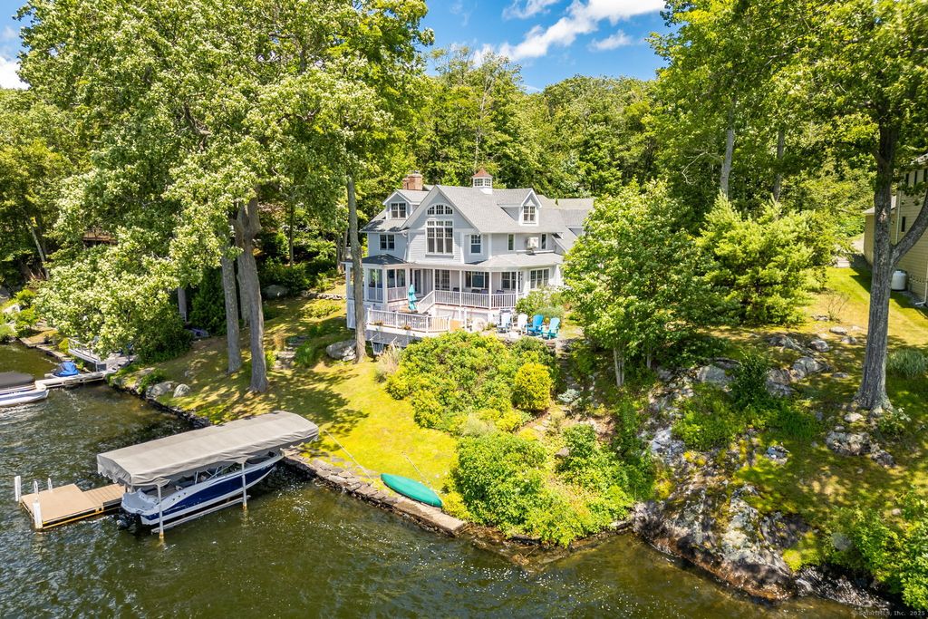Photo of 424 E Wakefield Boulevard, Winchester, CT 06098 (MLS # 24171266)