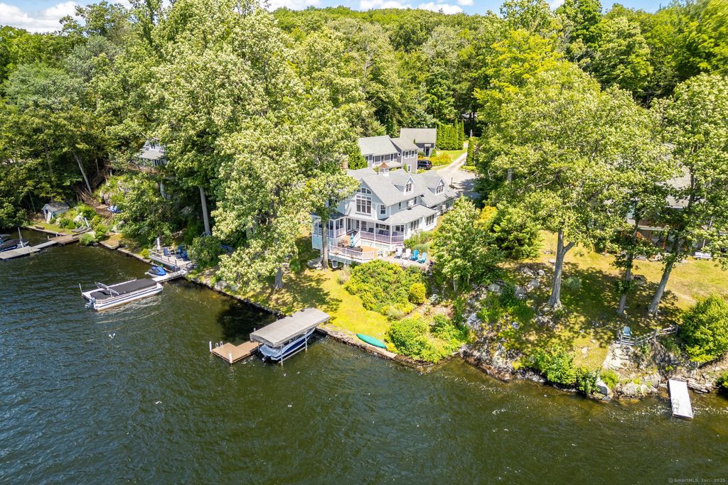 Photo of 424 E Wakefield Boulevard, Winchester, CT 06098 (MLS # 24171266)