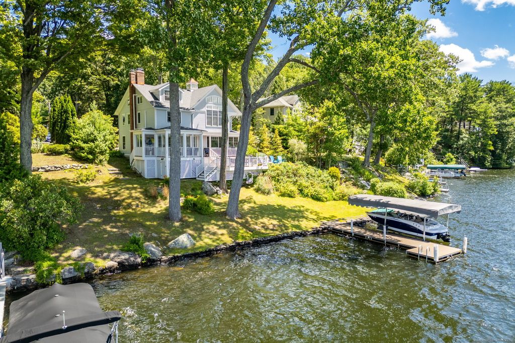 Photo of 424 E Wakefield Boulevard, Winchester, CT 06098 (MLS # 24171266)