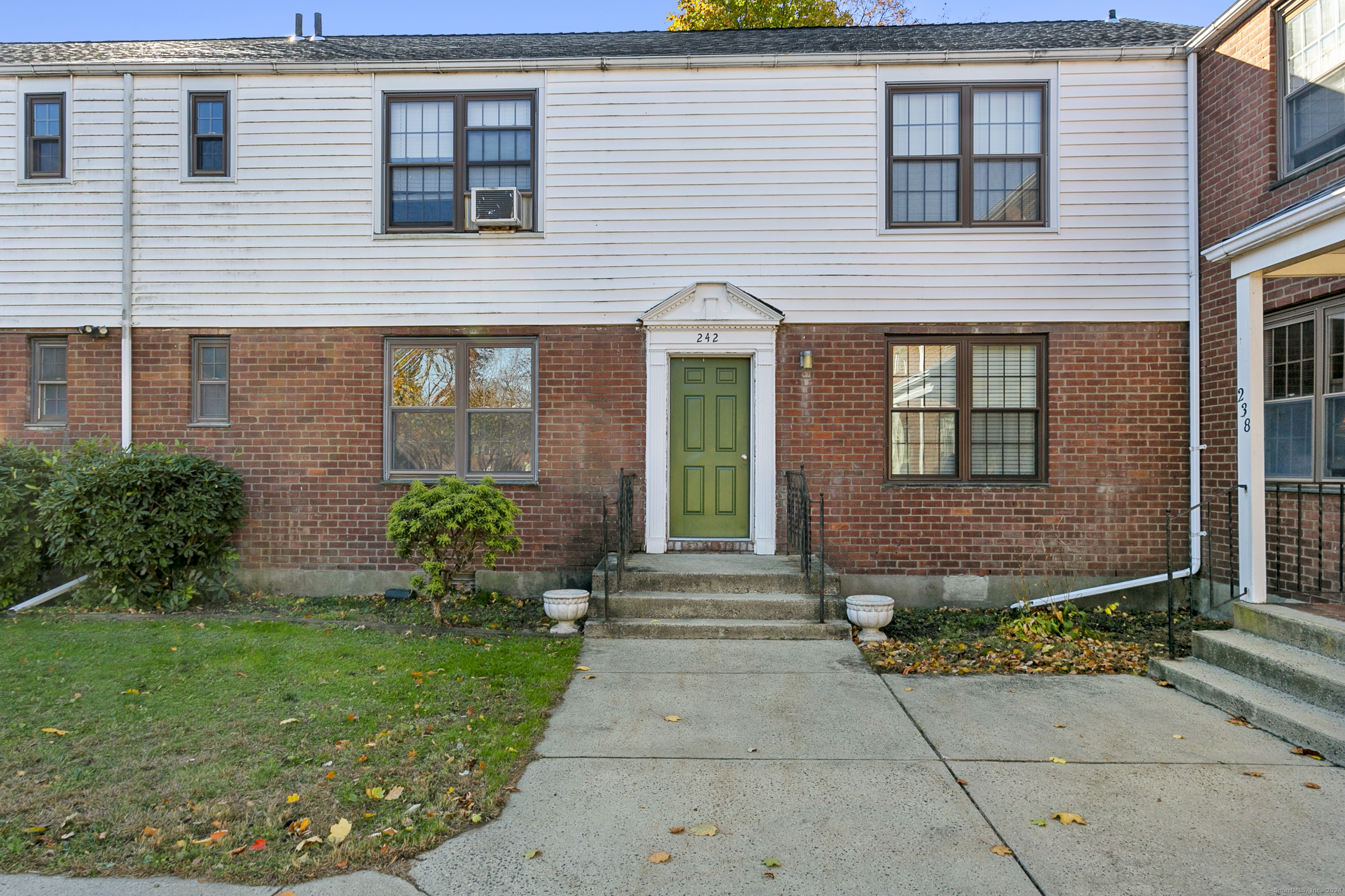 Property for Sale at 242 Pennsylvania Avenue A, Bridgeport, Connecticut - Bedrooms: 1 
Bathrooms: 1 
Rooms: 3  - $155,000