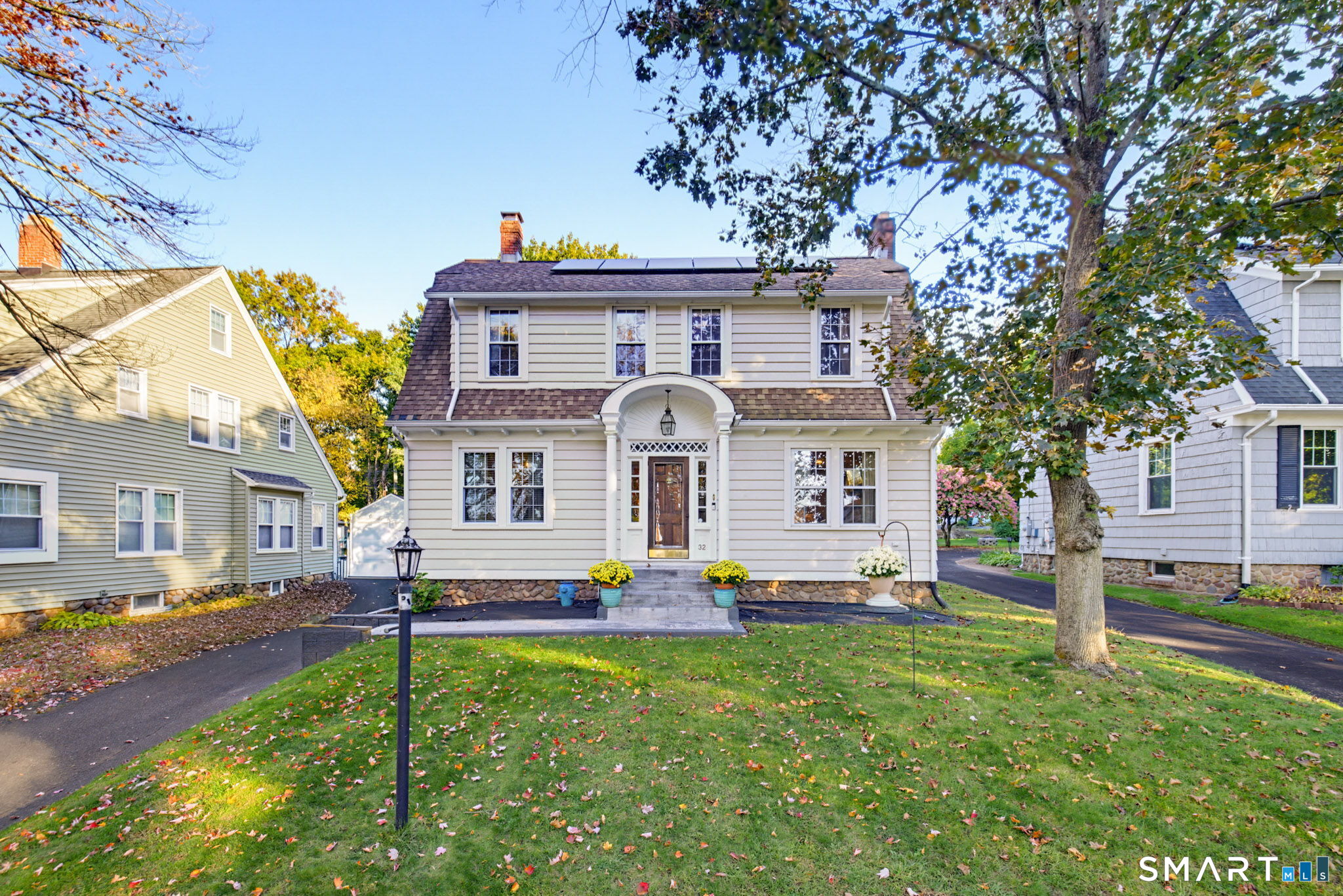 32 Collins Parkway