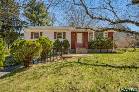 Photo of 8 Holly Hill Drive, Montville, CT 06382 (MLS # 24165808)