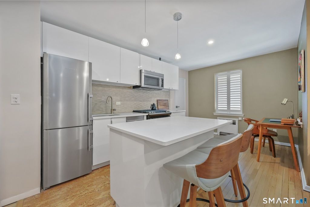 Photo of 52 Lafayette Place #1F, Greenwich, CT 06830 (MLS # 24174810)