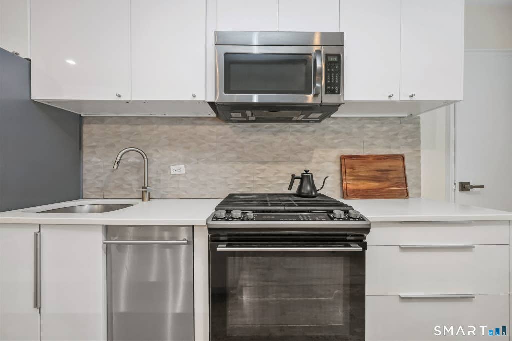 Photo of 52 Lafayette Place #1F, Greenwich, CT 06830 (MLS # 24174810)