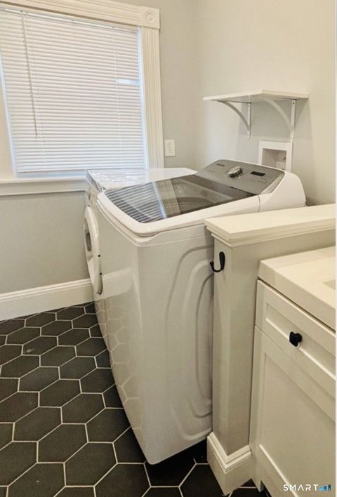 Tiny photo for 142 Broad Street, Norwich, CT 06360 (MLS # 24158084)