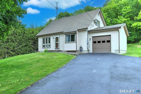 Photo of 4 Windsor Place, Naugatuck, CT 06770 (MLS # 24178582)