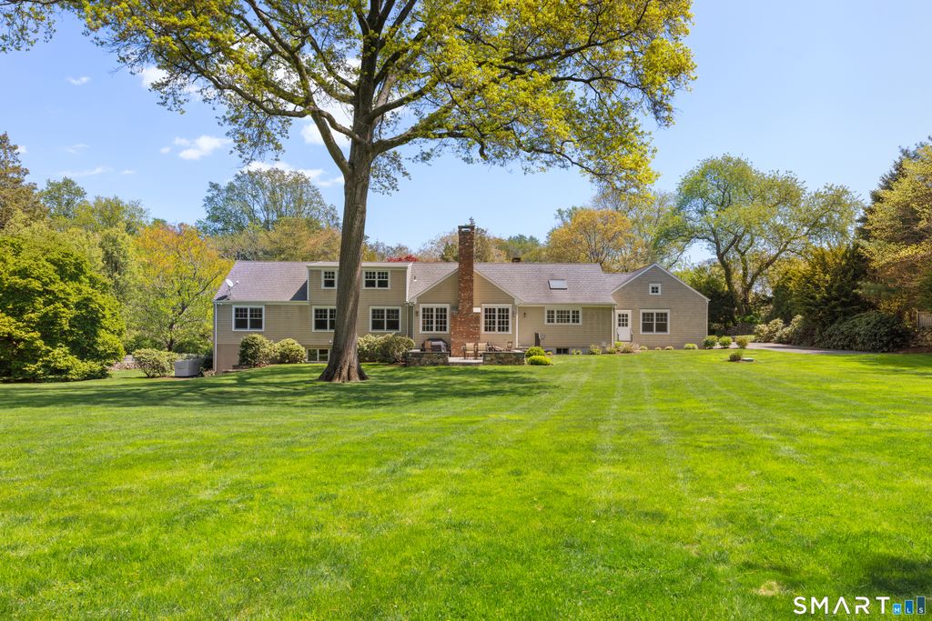 Photo of 6 Old Parish Road, Darien, CT 06820 (MLS # 24174660)