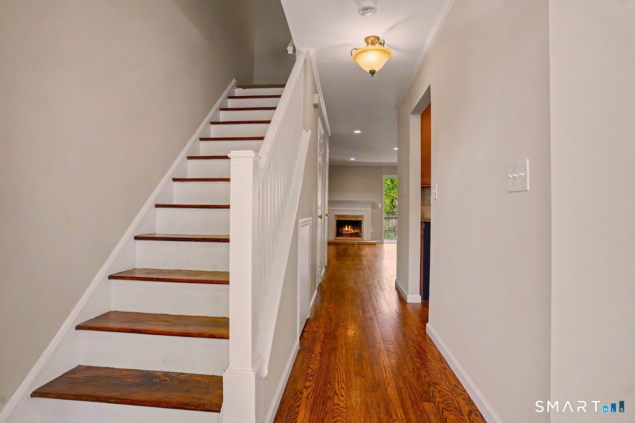 20 East Pembroke Road 28