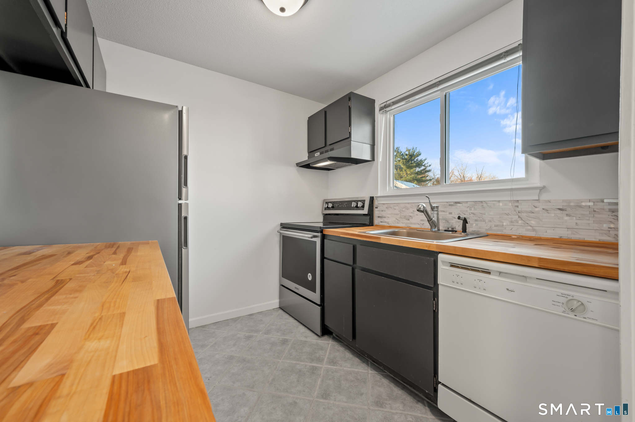 16 Seymour Road 17-D