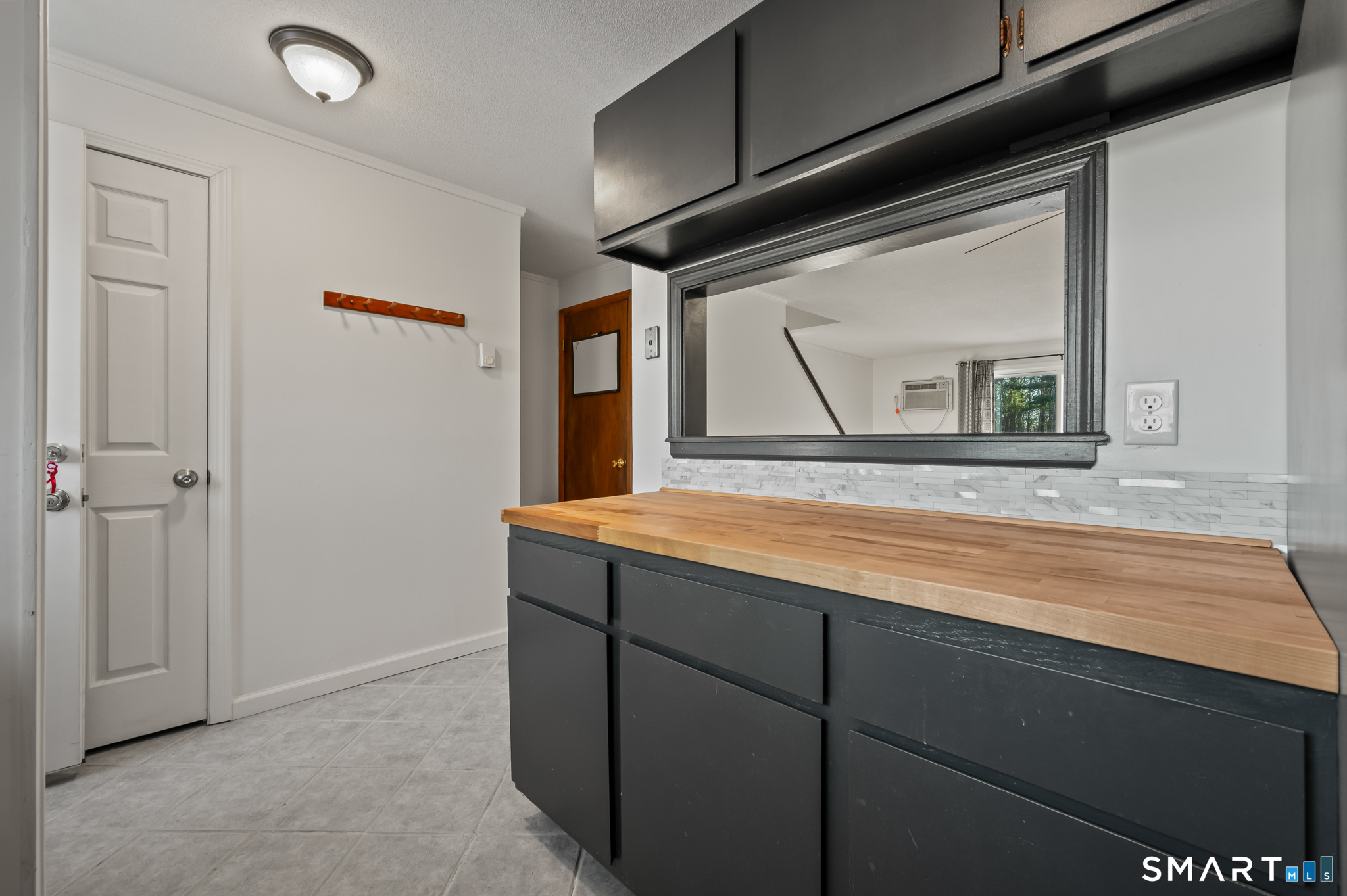 16 Seymour Road 17-D