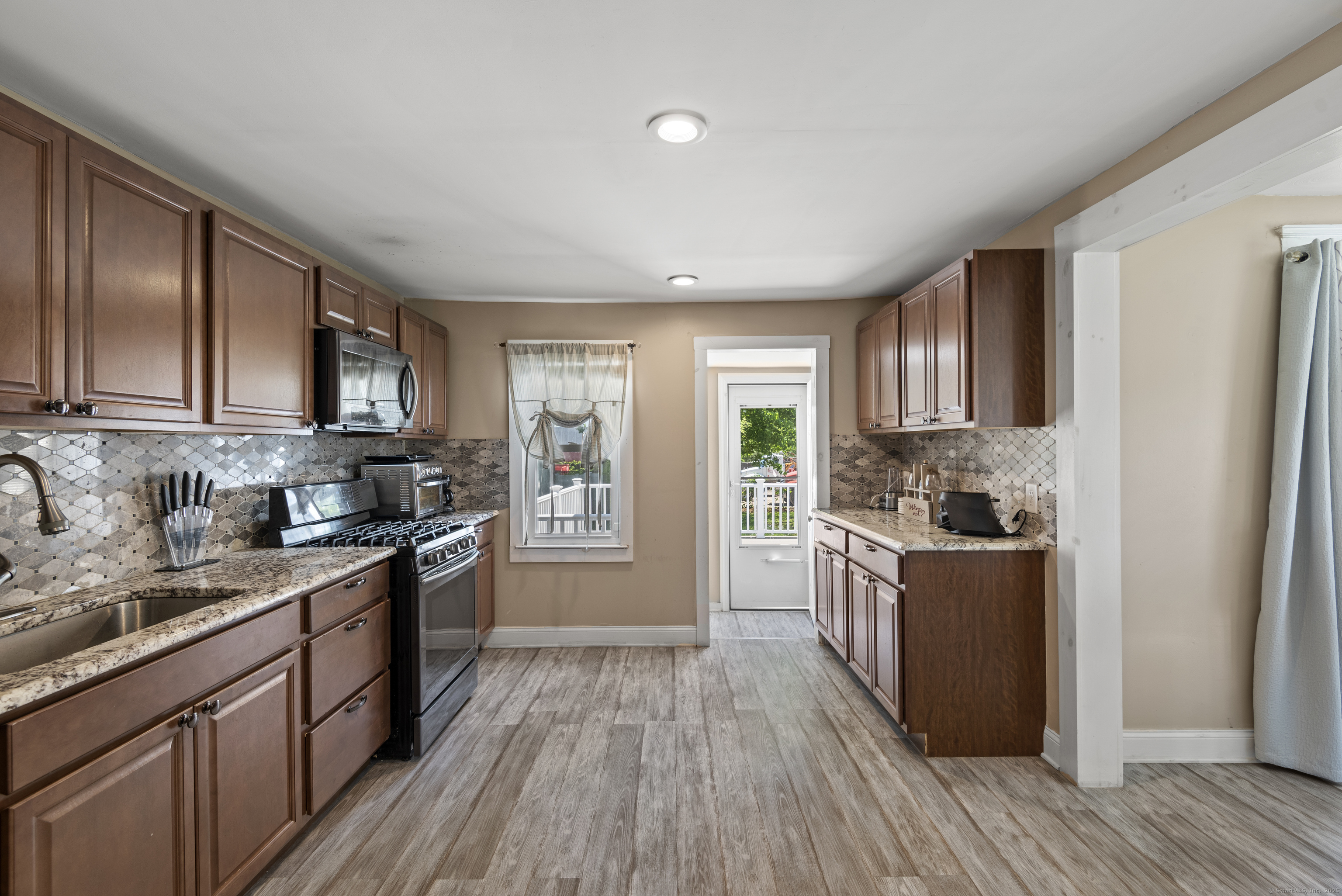 24 High Street, West Haven, Connecticut image 8