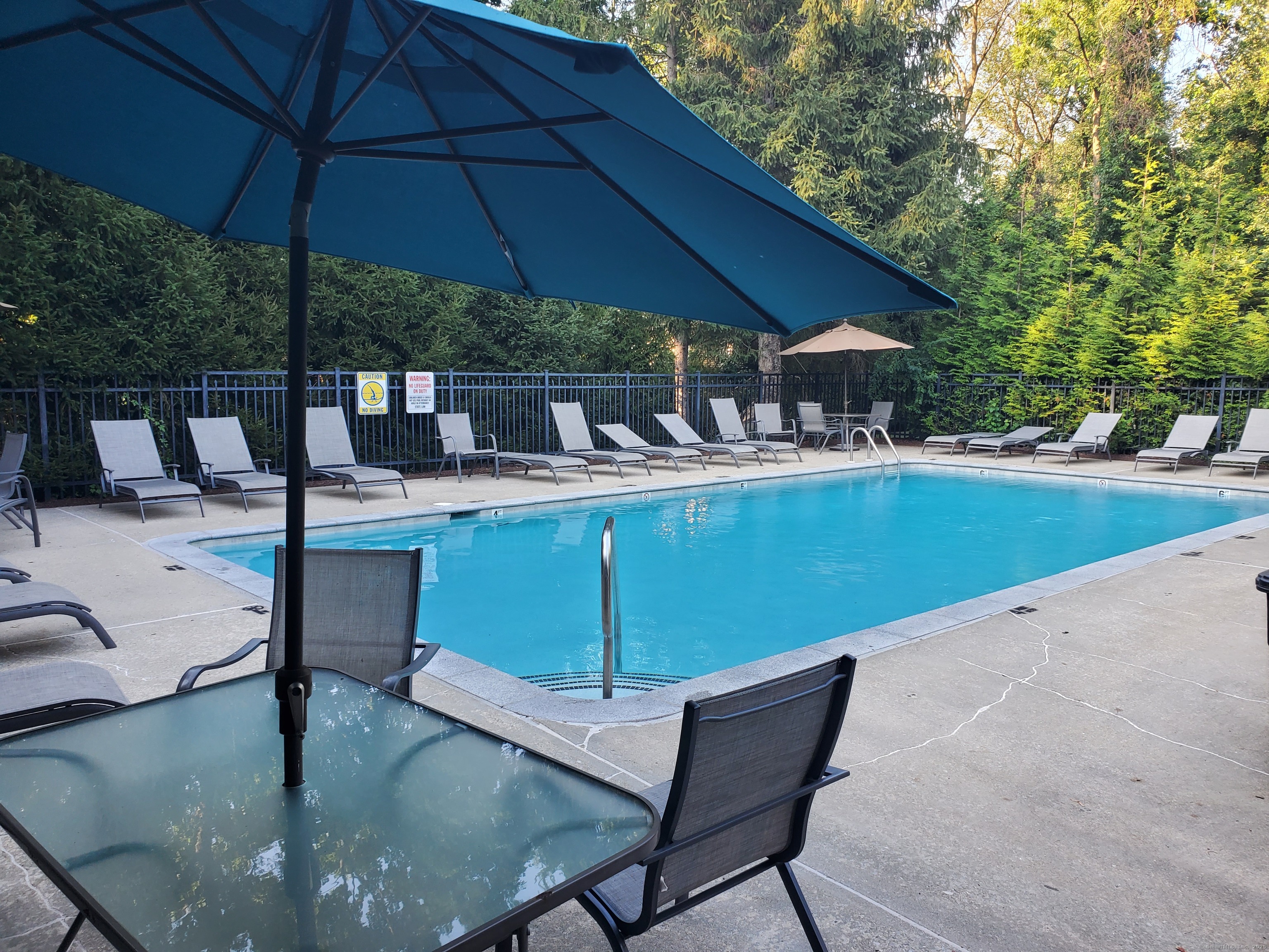 320 Strawberry Hill Avenue APT 15