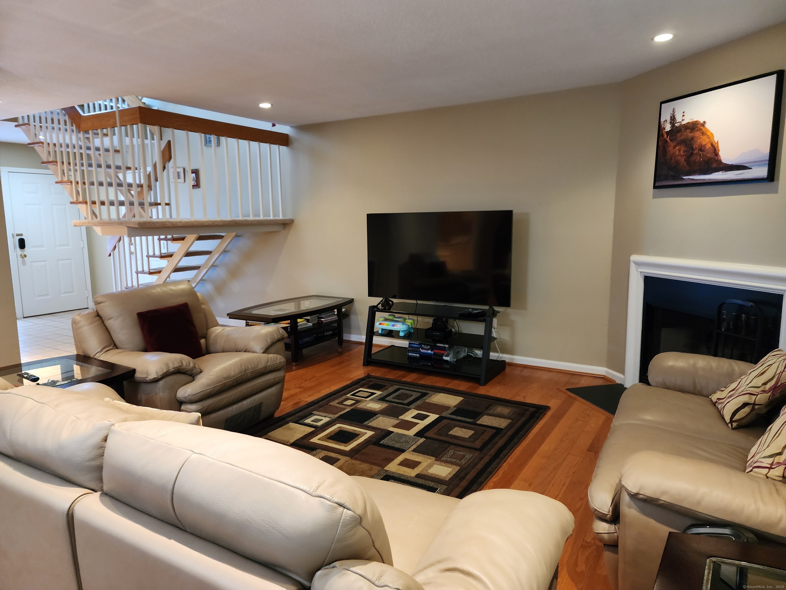 320 Strawberry Hill Avenue APT 15
