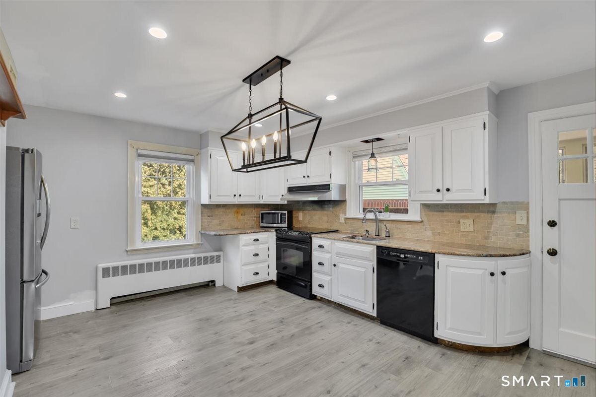 880 North Farms Road