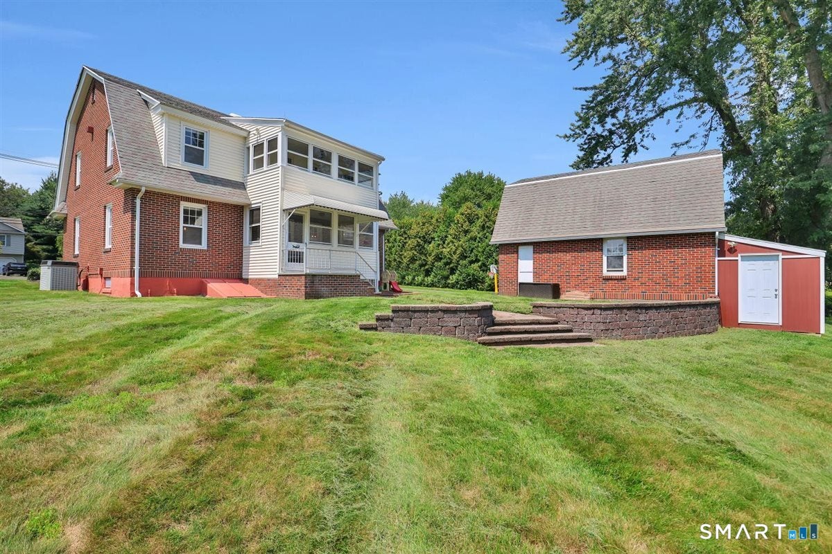 880 North Farms Road