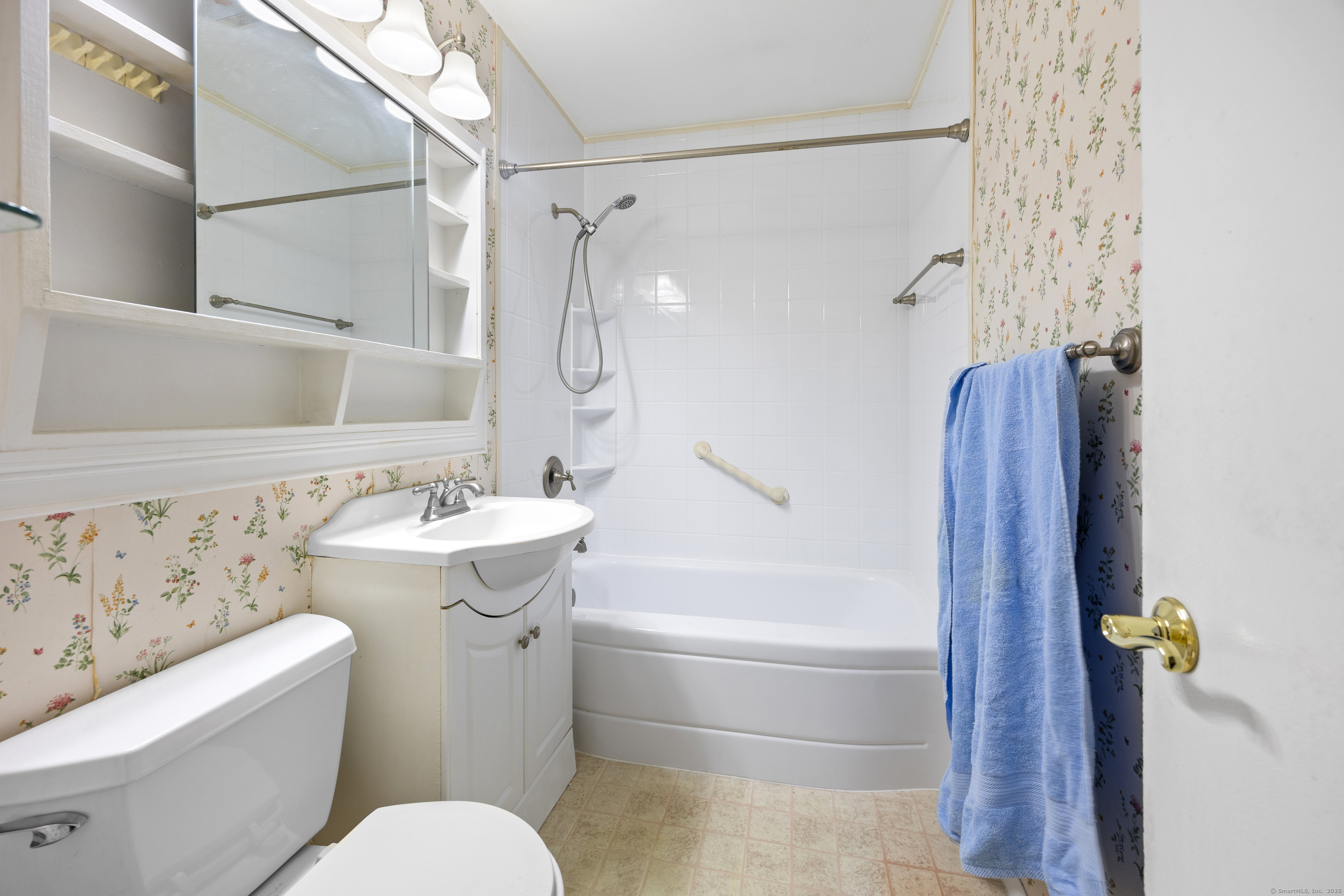 210 Green Manor Drive, East Hartford, Connecticut image 14