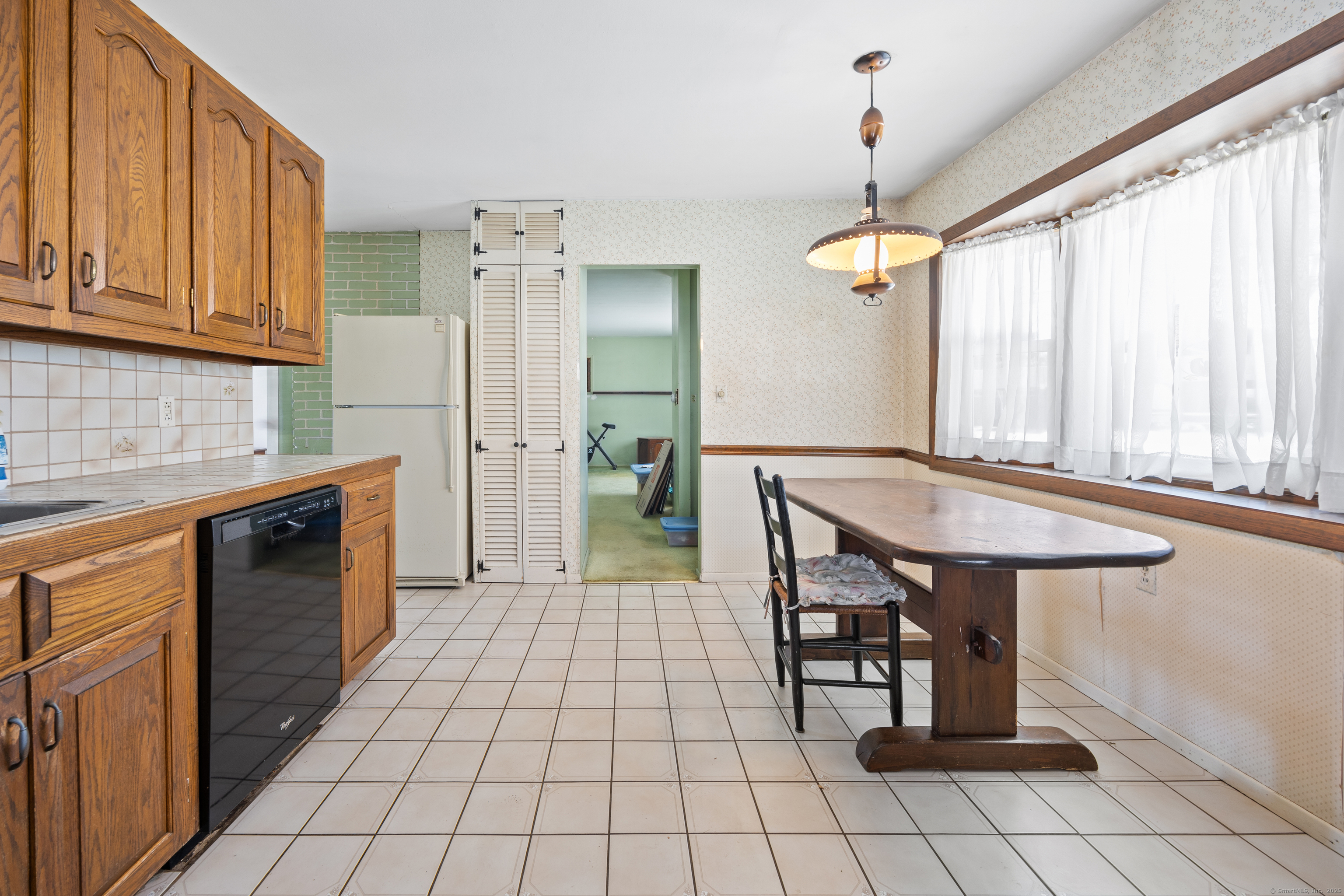 210 Green Manor Drive, East Hartford, Connecticut image 7