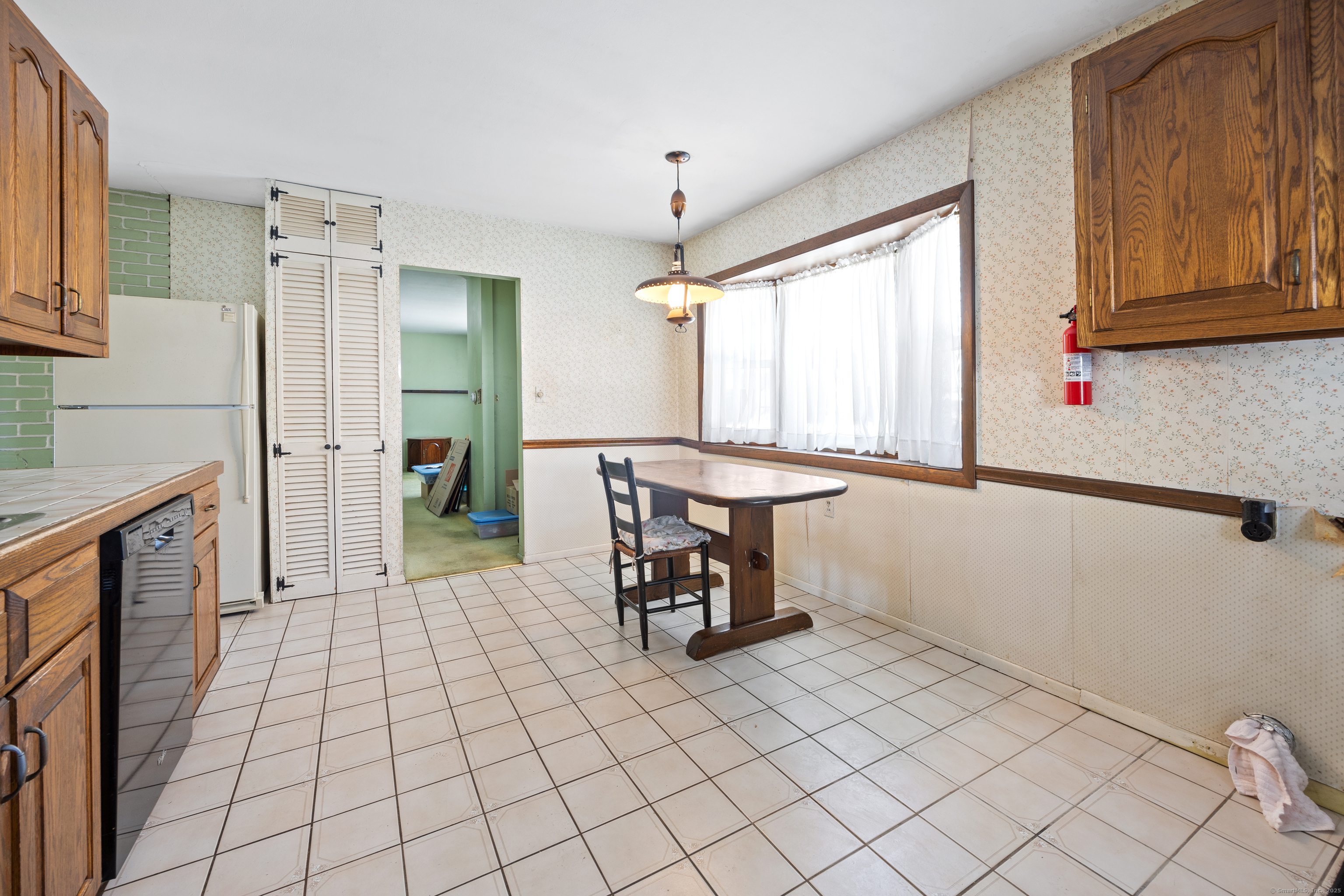 210 Green Manor Drive, East Hartford, Connecticut image 8