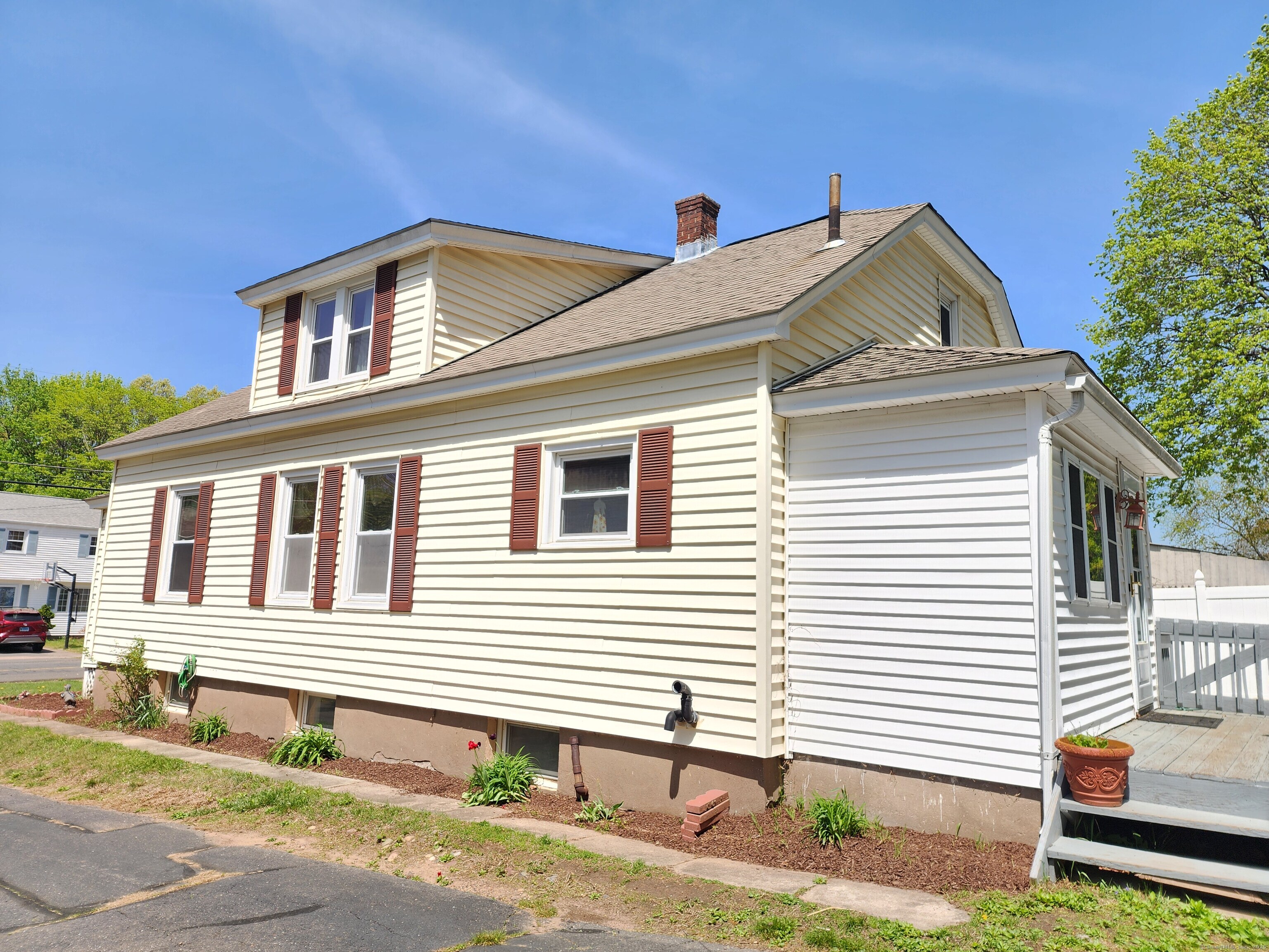 61 Hawthorne Street, Manchester, Connecticut image 2