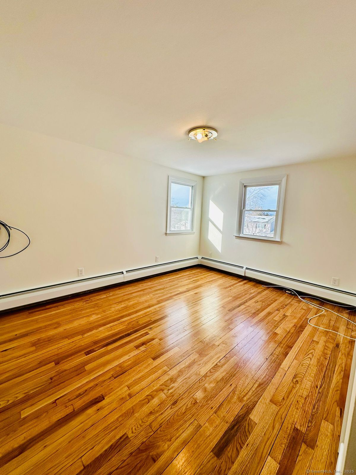 Newington, Connecticut 06111, United States, 3 Bedrooms Bedrooms, ,2 BathroomsBathrooms,Residential,Pending,12412