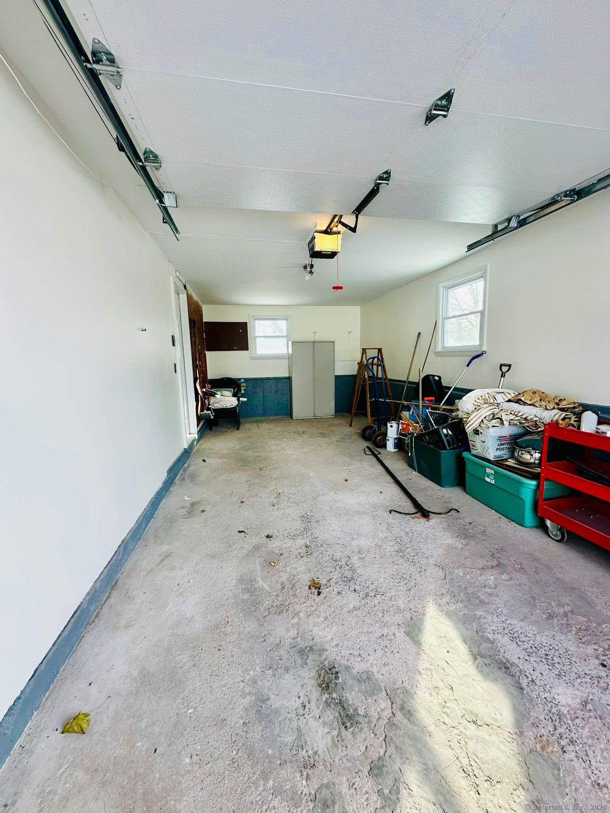 Newington, Connecticut 06111, United States, 3 Bedrooms Bedrooms, ,2 BathroomsBathrooms,Residential,Pending,12412