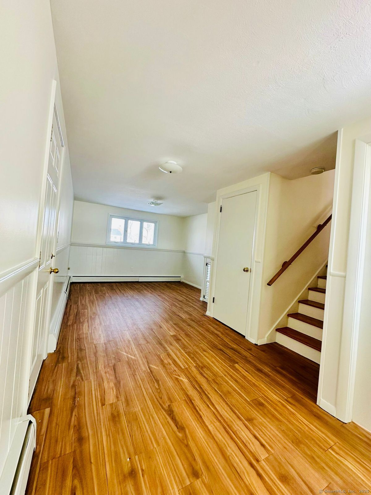 Newington, Connecticut 06111, United States, 3 Bedrooms Bedrooms, ,2 BathroomsBathrooms,Residential,Pending,12412