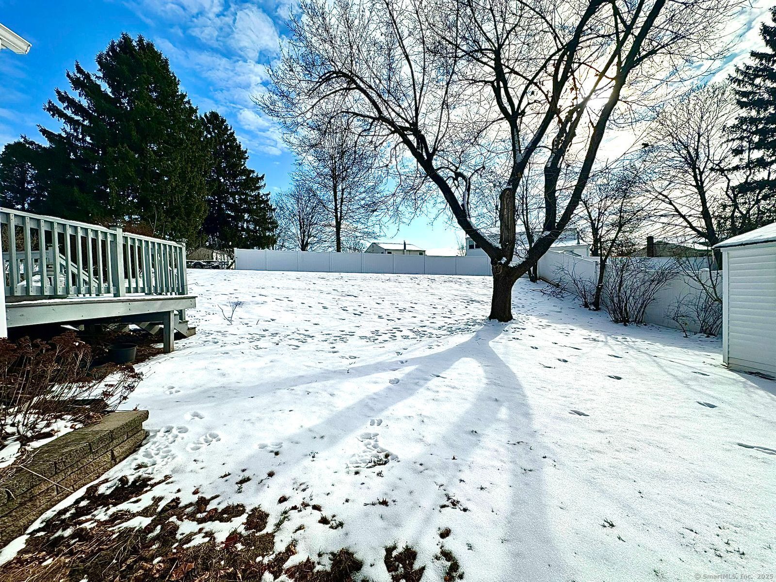 Newington, Connecticut 06111, United States, 3 Bedrooms Bedrooms, ,2 BathroomsBathrooms,Residential,Pending,12412