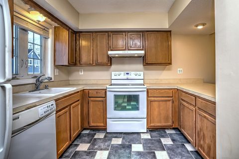 Tiny photo for 50 Pierce Street #APT 27, Plainville, CT 06062 (MLS # 24140609)