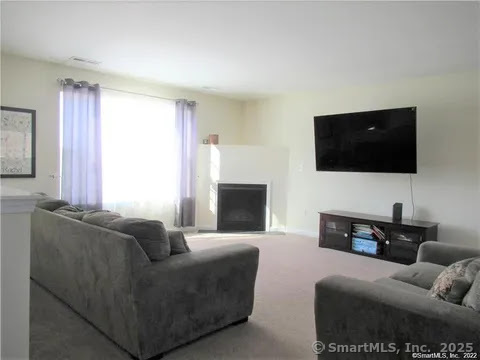 986 East Street S St, Suffield, Connecticut image 2