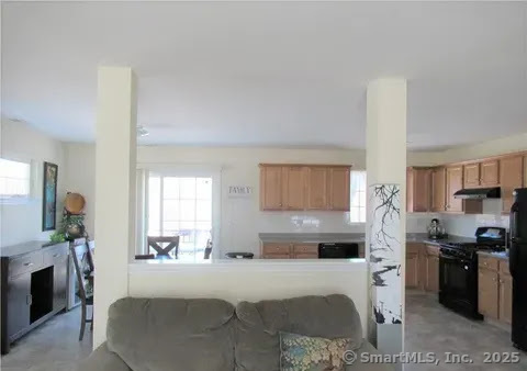 986 East Street S St, Suffield, Connecticut image 3