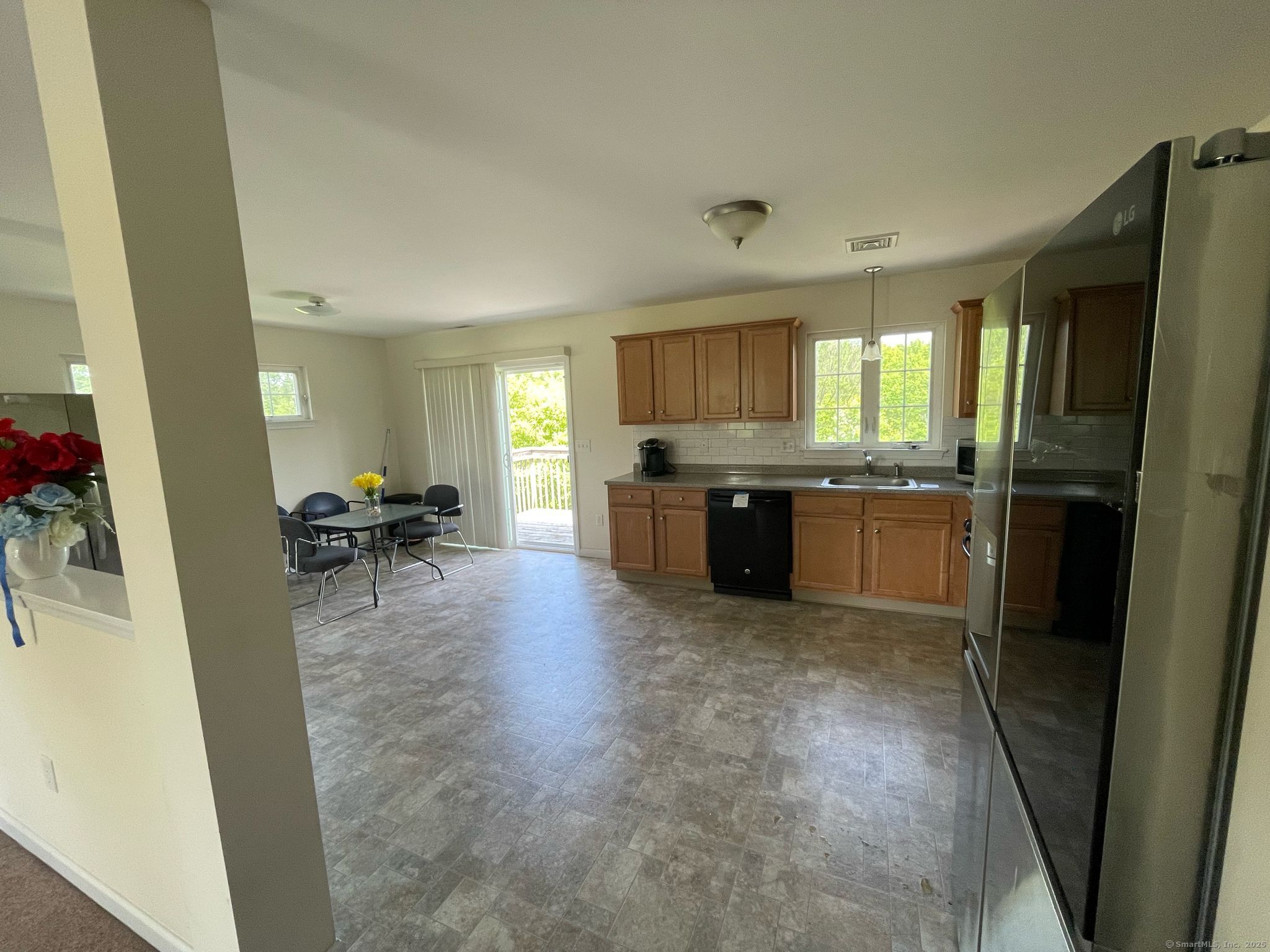 986 East Street S St, Suffield, Connecticut image 9