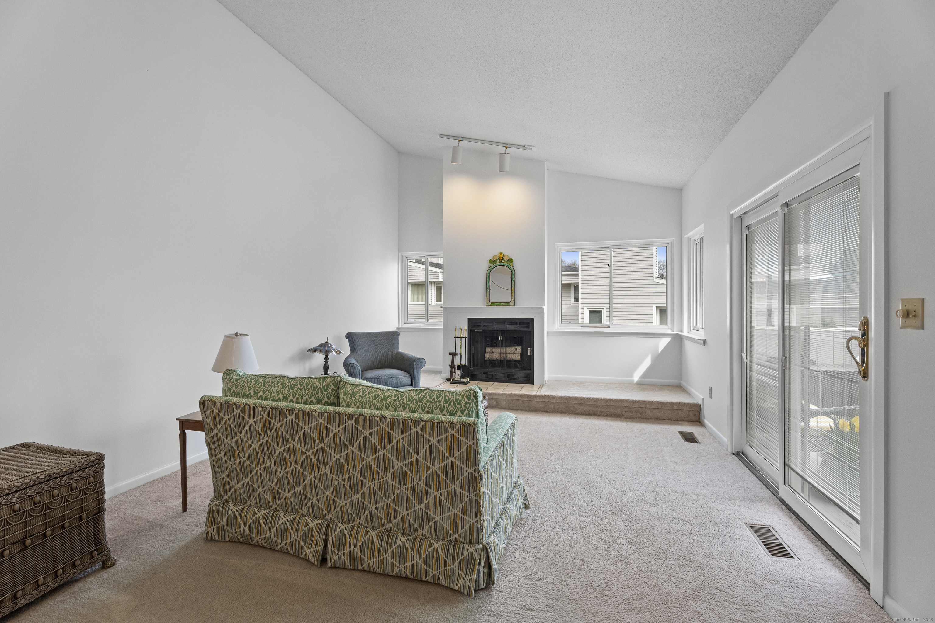 45 Stratton Way #45, Branford, Connecticut image 3