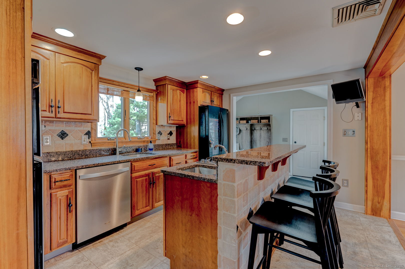 28 Bruce Road, Manchester, Connecticut image 4