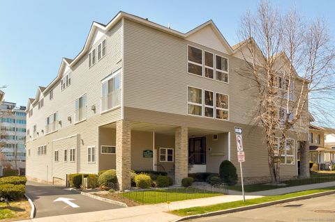 MLS: 24089428
