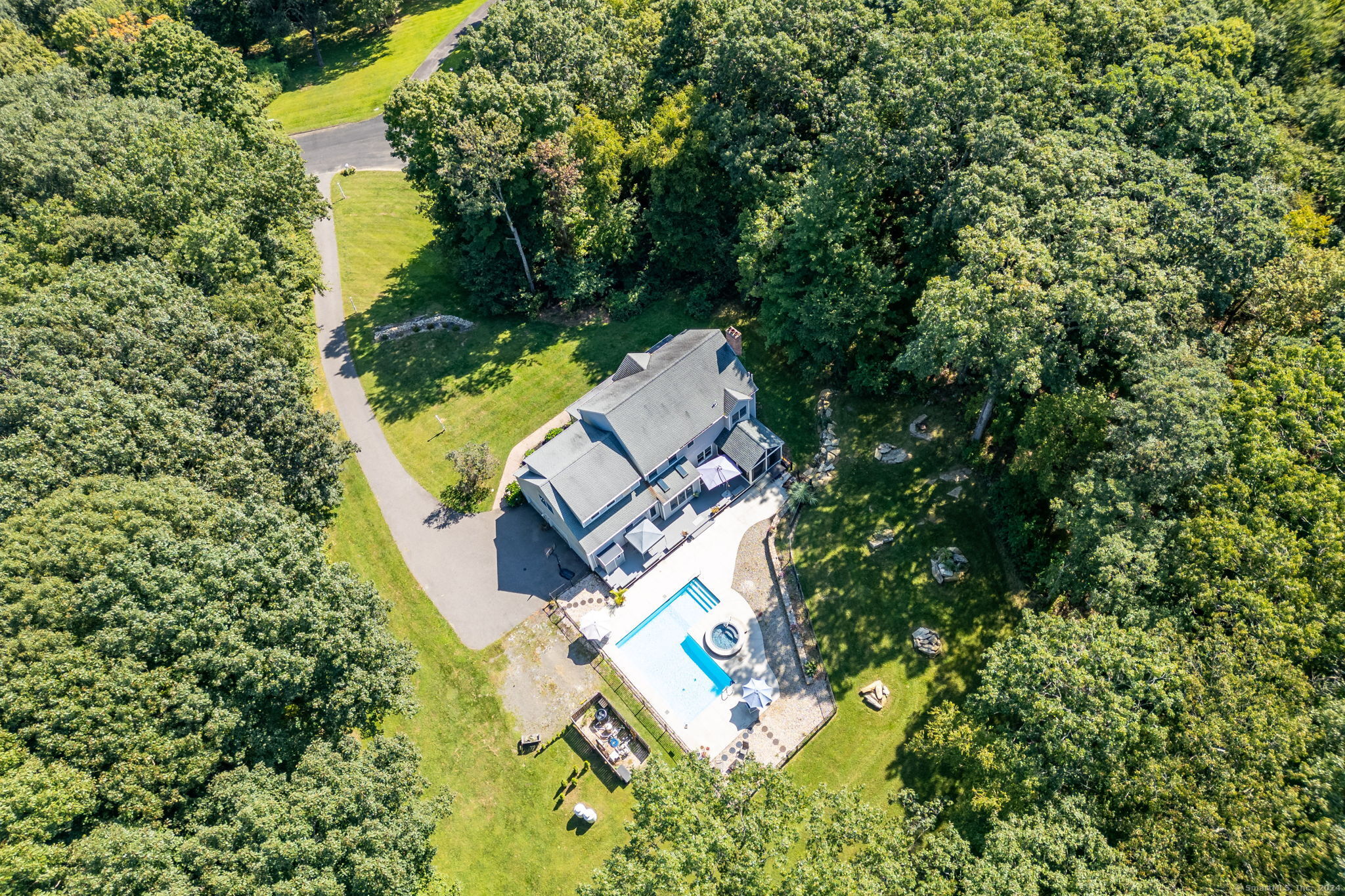 Watertown, Connecticut 06795, United States, 4 Bedrooms Bedrooms, ,3 BathroomsBathrooms,Residential,Pending,26311