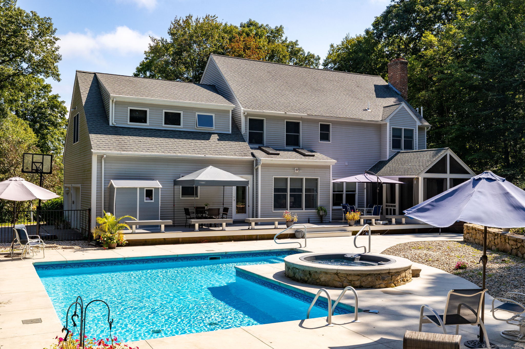 Watertown, Connecticut 06795, United States, 4 Bedrooms Bedrooms, ,3 BathroomsBathrooms,Residential,Pending,26311